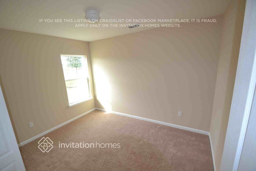 Building Photo - 313 N Bellagio Dr