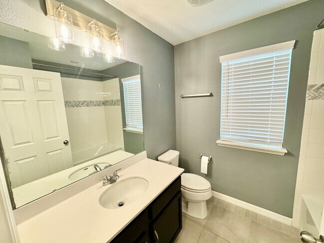 Building Photo - FOR RENT - Fantastic end unit townhouse in...