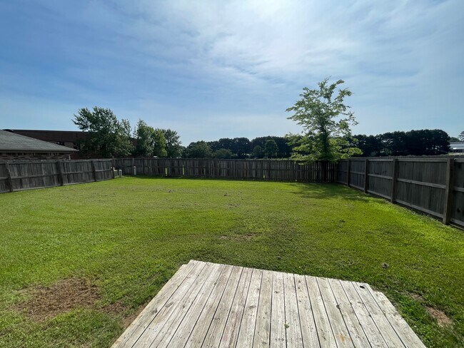 Building Photo - 570 Cherub Ct