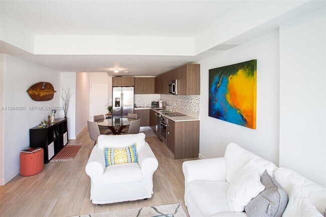 Building Photo - 1600 SW 1st Ave