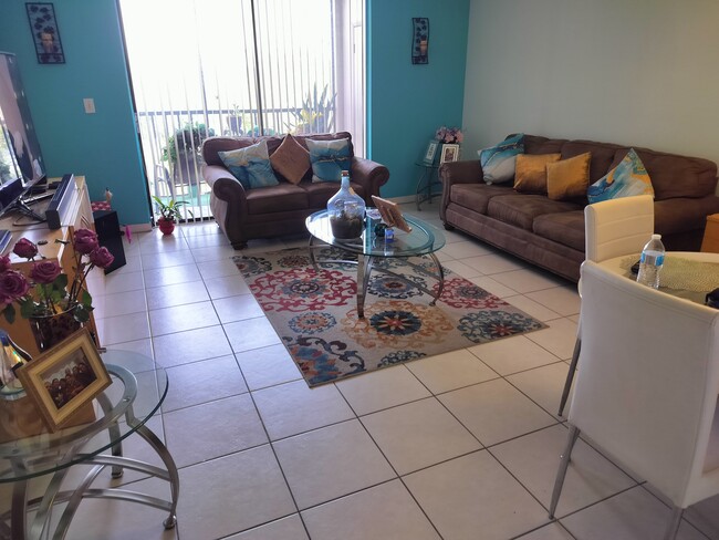 Building Photo - 8760 SW 133rd Ave