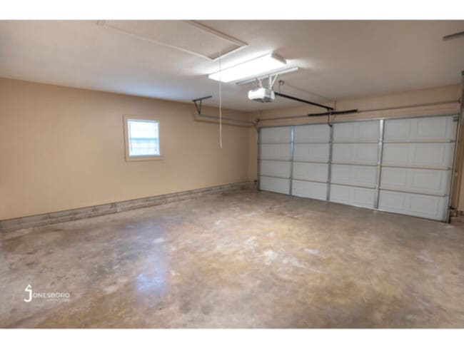Building Photo - HOUSE: Over 1200 Sq Ft 3BR House in the Pe...