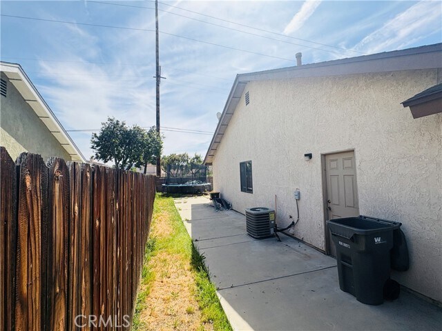 Building Photo - 15473 Cam Grande