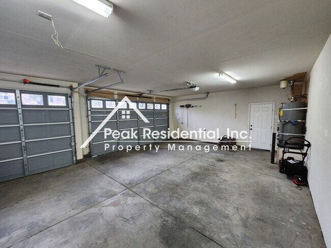 Building Photo - Spacious Folsom 4bd/3ba Home With 3 Car Garage!