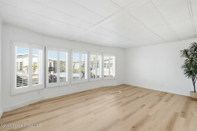 Building Photo - 264 Seabreeze Dr