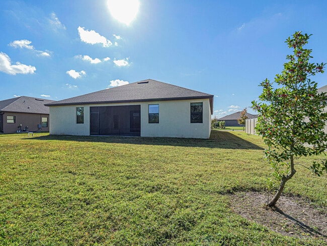 Building Photo - 5513 1st Sq