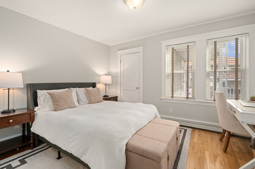 Building Photo - 37 Everett St