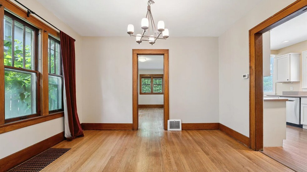 dining room - 450 S 1st St