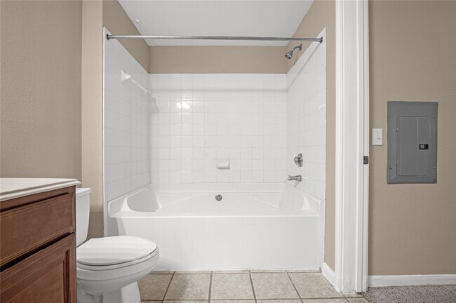 Building Photo - 7575 Kirby Dr