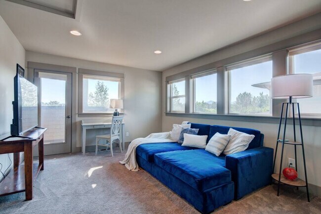 Building Photo - 2338 Gallatin Green Blvd