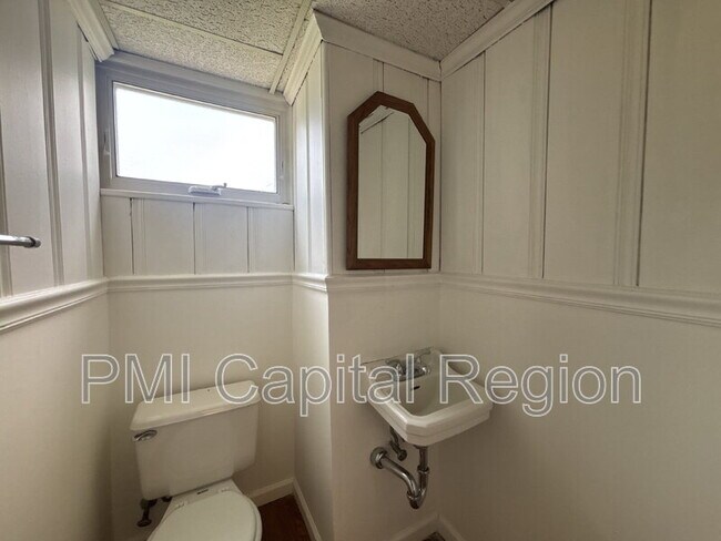 Building Photo - 2929 Terrace Dr