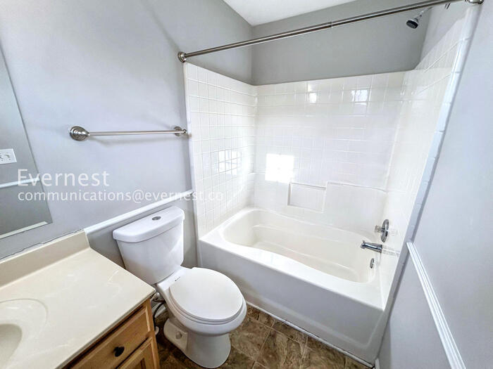 Building Photo - 113 Oak Grove Pl