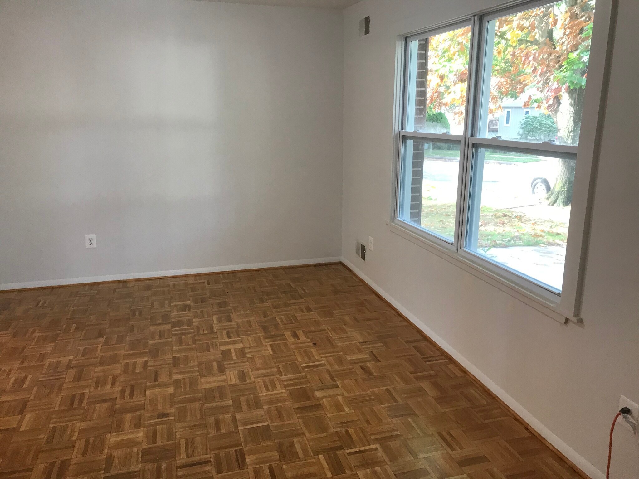 Living Room - 1001 Jackson Blvd