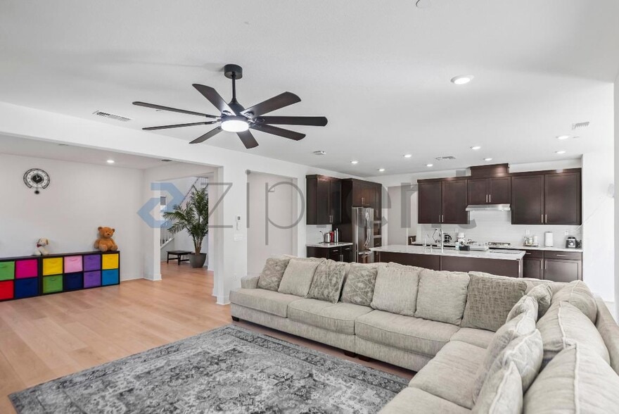 Building Photo - 6795 Paseo St