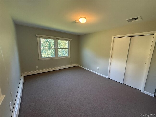 Building Photo - 29 Eastview Dr