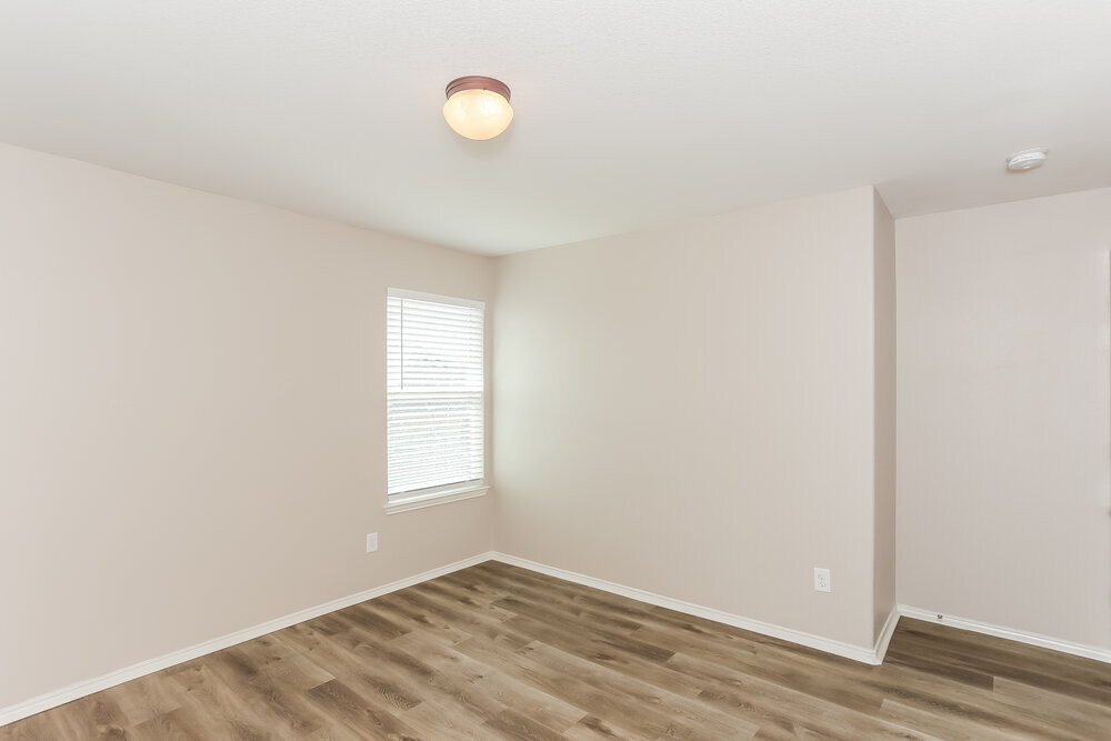 Building Photo - 413 Emerald Creek Dr