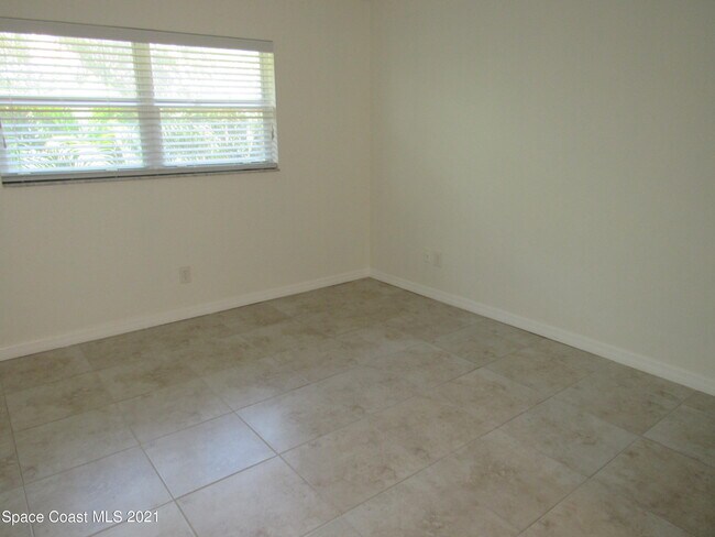 Building Photo - 400 Catalina Rd