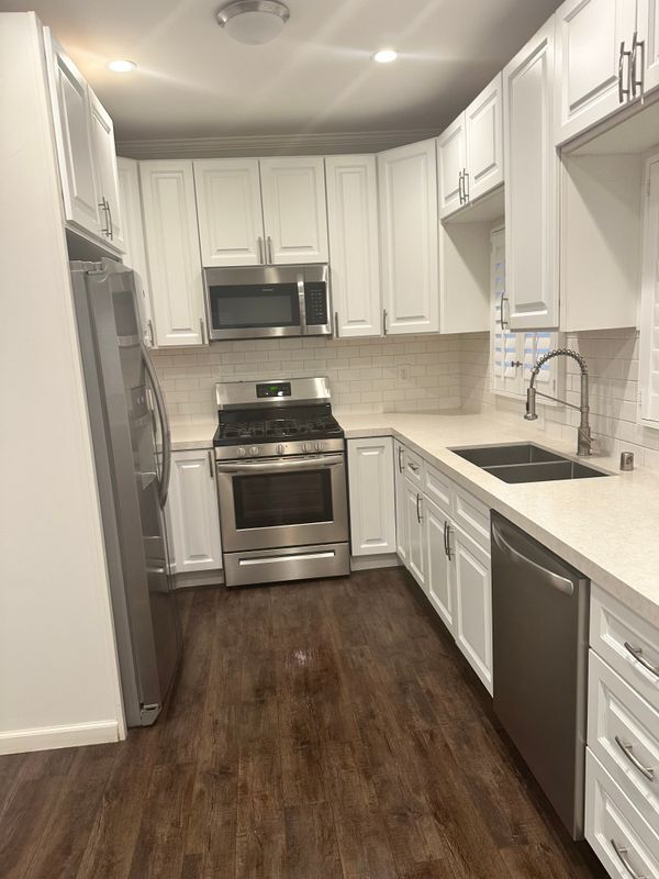 Building Photo - 815 Magnolia Ave