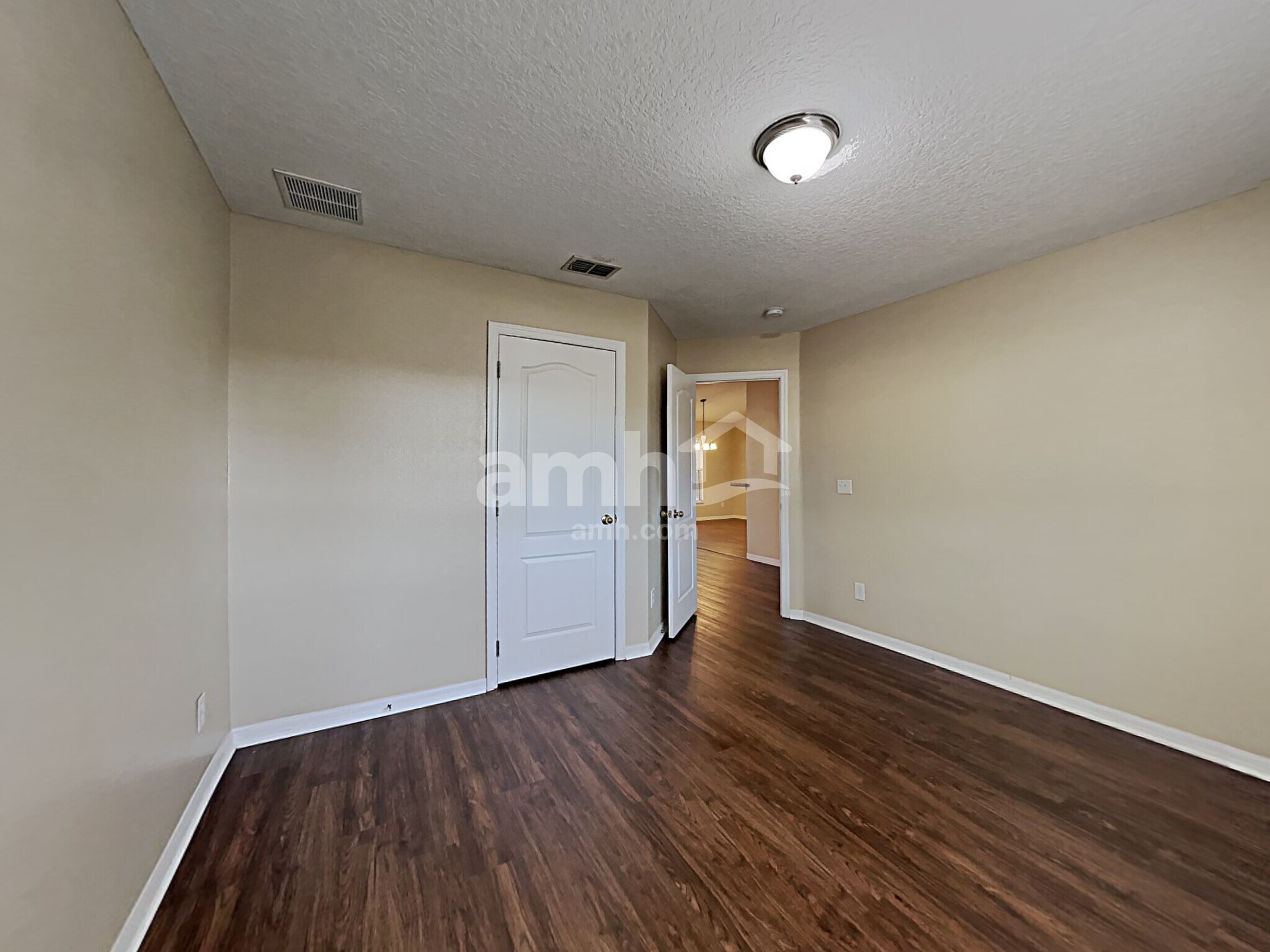 Building Photo - 660 Winding Lake Dr