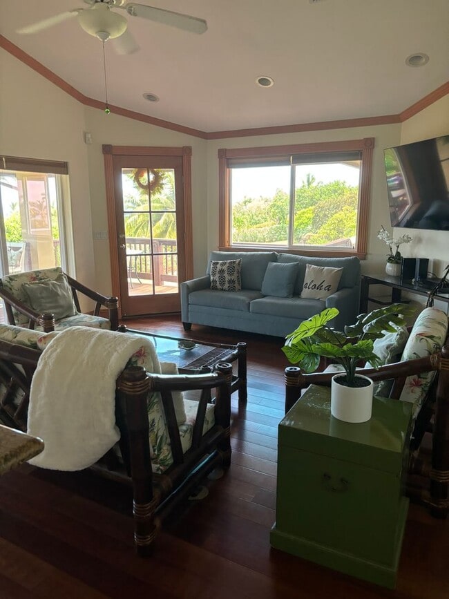 Building Photo - Stunning Launiupoko 2BR Rental – Ocean Vie...