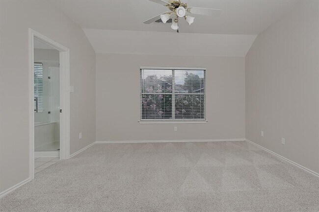 Building Photo - 11 Scenic Brook Ct