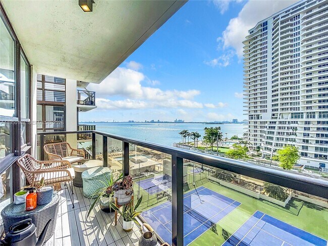 Building Photo - 600 NE 36th St