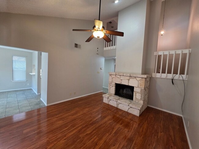 Building Photo - Hidden Creek Townhouse