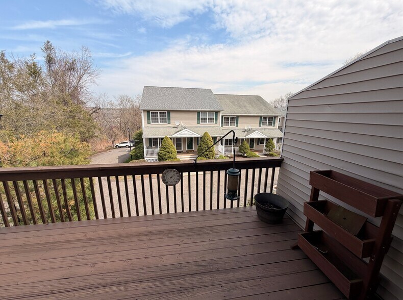 Building Photo - 39 Coram Rd