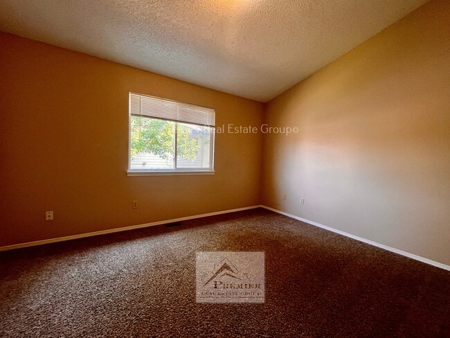 Building Photo - 4320 Hunting Meadows Cir