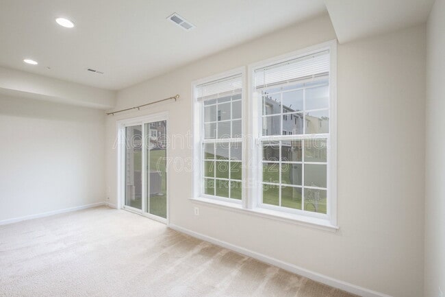 Building Photo - 8605 Sweet Rose Ct
