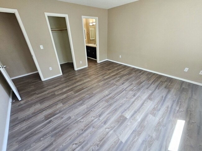 Building Photo - 703 Sitka Deer Ct NW