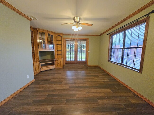 Building Photo - 126 La Silla Dr