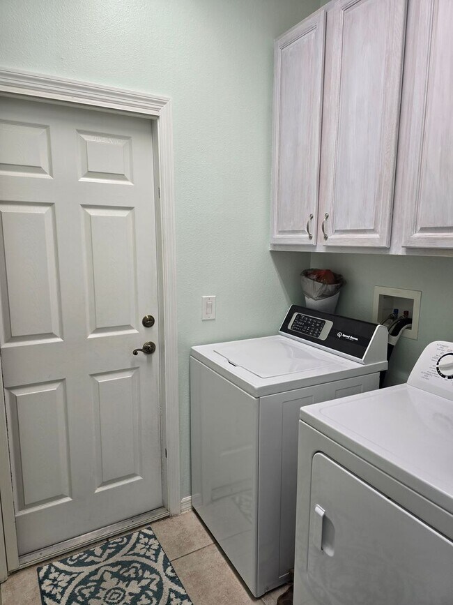 Building Photo - Gorgeous 3/2/2 in Terra Vista!!!