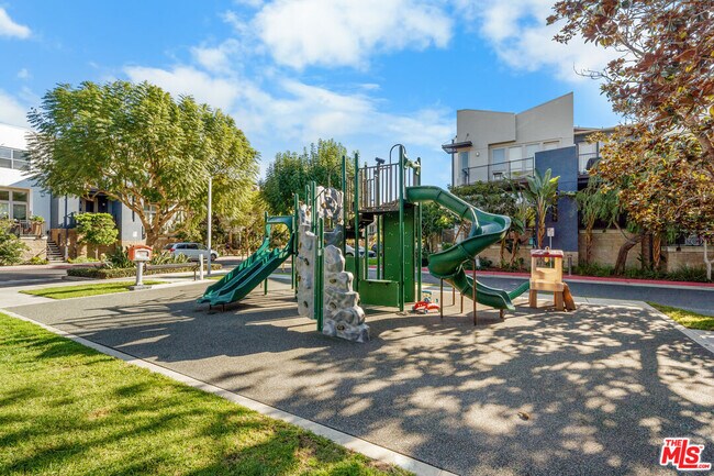 Building Photo - 5509 W 149th Pl