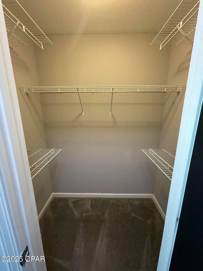 Building Photo - 245 Woodlawn Ct