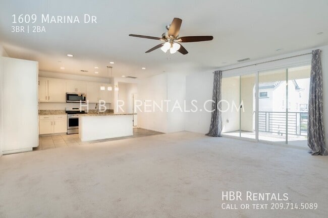 Building Photo - 1609 Marina Dr