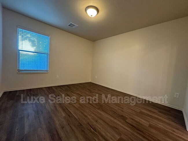 Building Photo - 412 Chalk Hill Ct