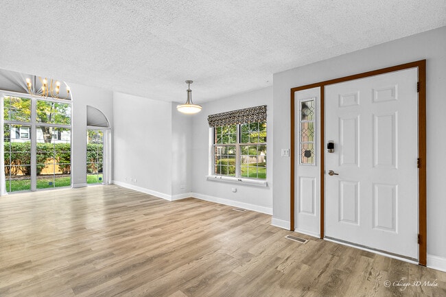 Building Photo - 522 W Happfield Dr