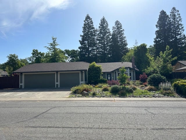 Primary Photo - 112 Amaya Dr