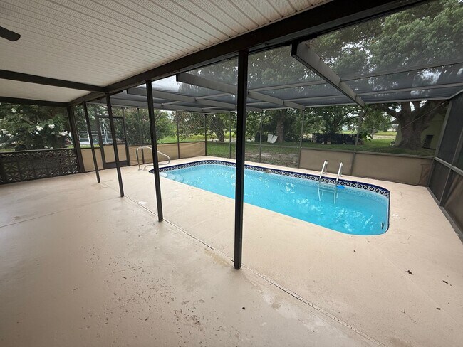 Building Photo - EXCELLENT 3/2/2 POOL HOME – 1,658 SQ FT!