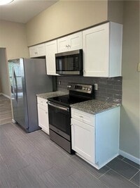 Building Photo - 2295 Fairways Ct