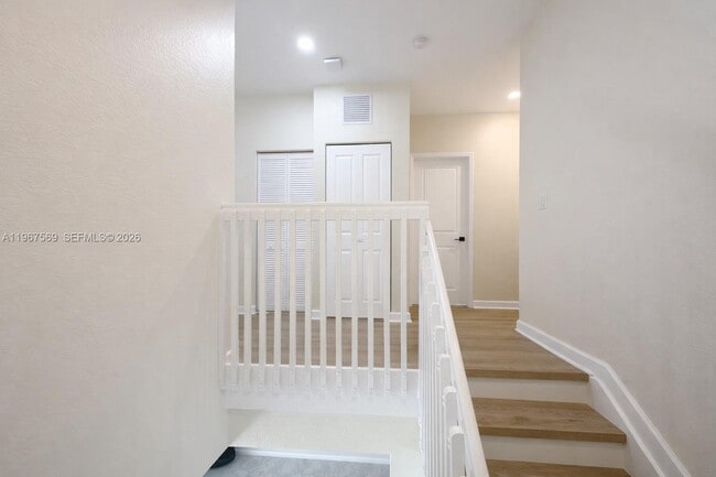 Building Photo - 323 NE 208th Terrace