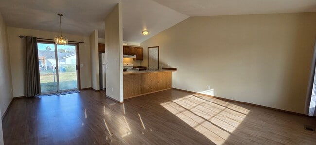 Building Photo - 229 E Orchard Ave