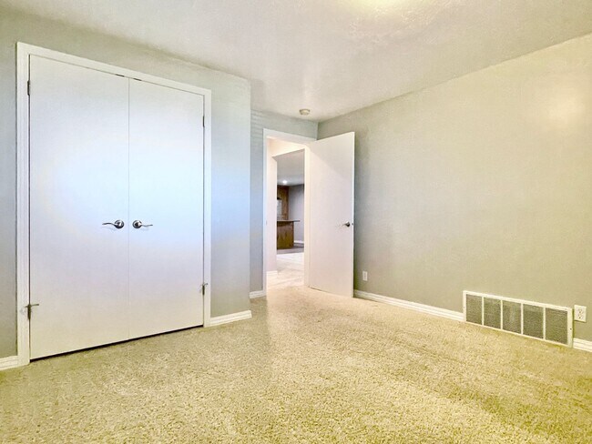 Building Photo - 1403 Northridge Dr
