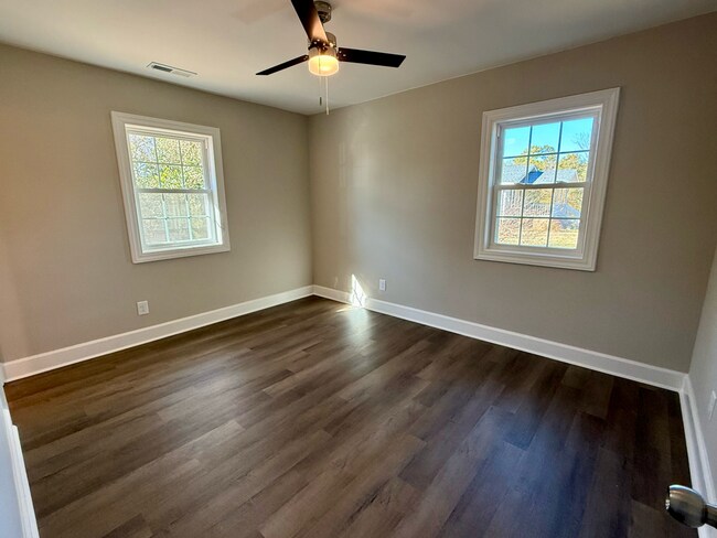 Building Photo - Completely Remodeled Home For Rent!