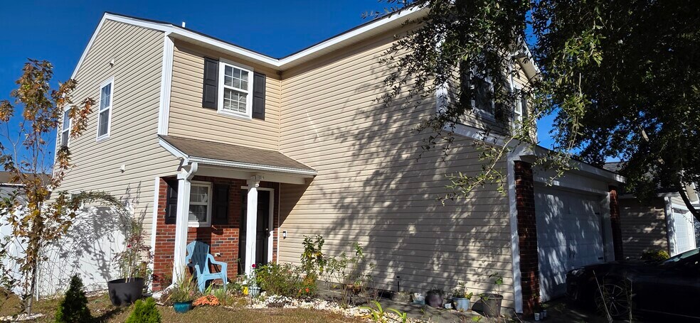 Building Photo - 4001 Blackwolf Dr