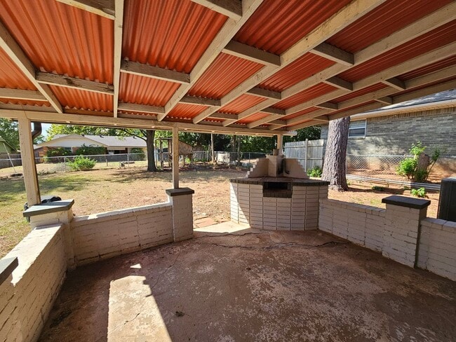 Building Photo - (3) Bed/(1.5) Bath in NE Norman Avail NOW!