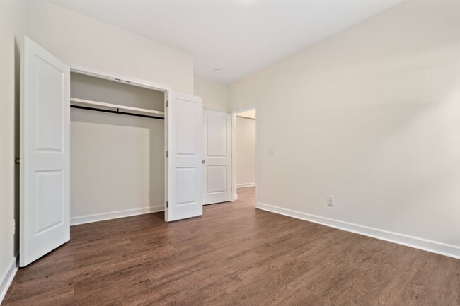 Building Photo - Charming Newly Constructed Property in Raleigh with Modern Appliances/Fixtures!