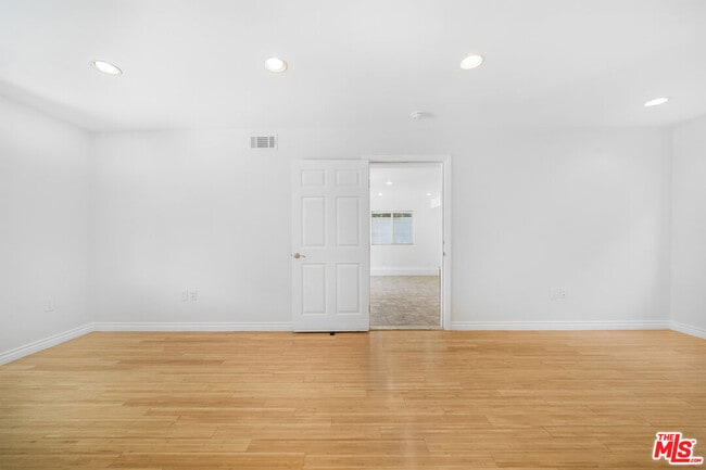 Building Photo - 741 N Las Palmas Ave
