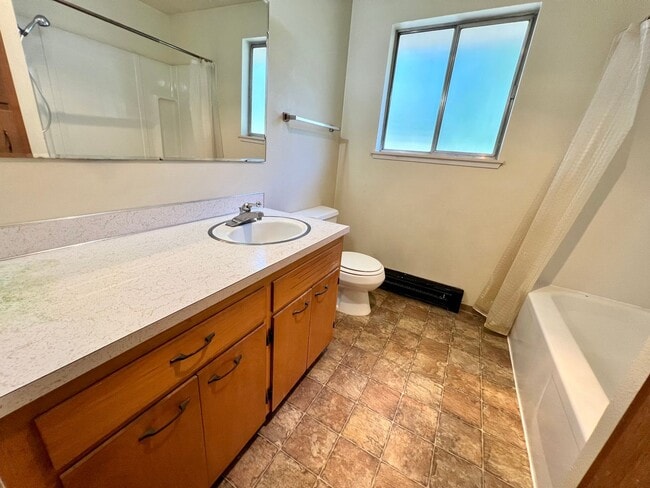 Building Photo - 4 Bedroom Home in Culdesac near CWU